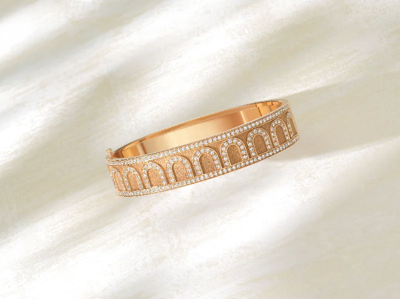 L'Arc de DAVIDOR Bangle GM, 18k Rose Gold with Satin Finish and Palais Diamonds