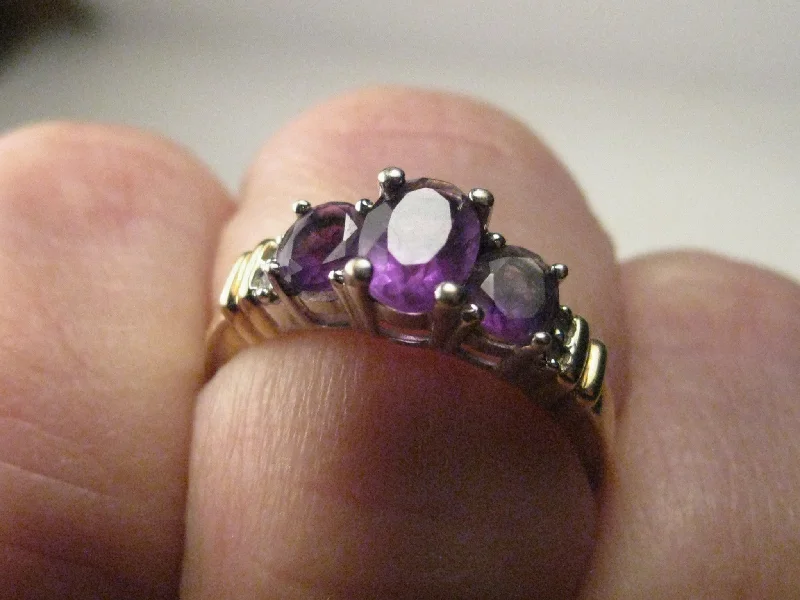 10kt Triple Oval Amethyst & Diamond Ring, sz. 7.75, 2.53 gr.