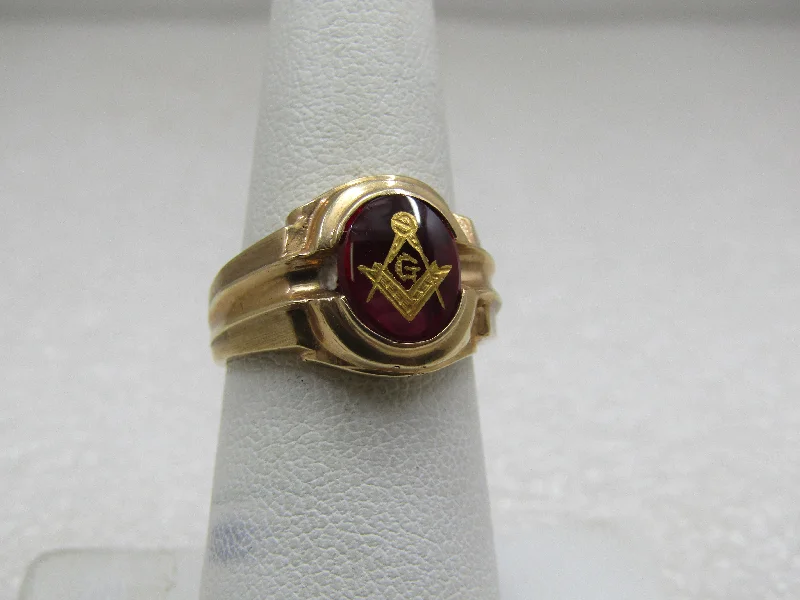 10kt Masonic Created Ruby Ring, Sz. 7 , weight is appx. 4.87 gr