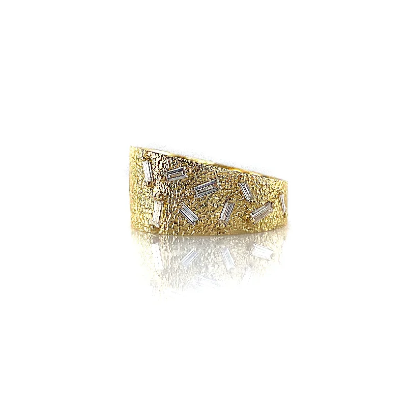 18k Gold Ice Ring