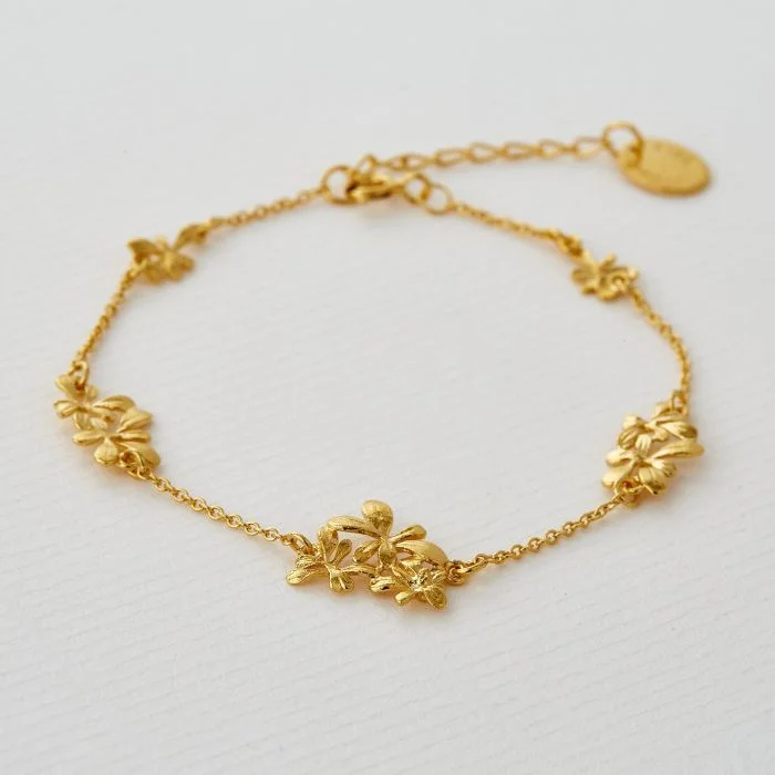 Rosette Cluster In-Line Pathway Bracelet