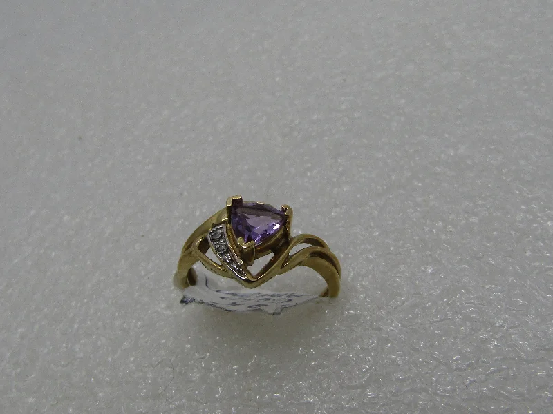 10kt Amethyst Diamond Ring, Trilliant Cut, .65 ctw, size 7, 9.70 gr. Open Bypass Band