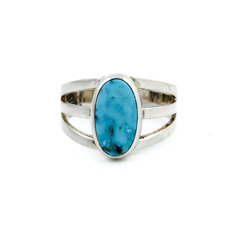 Oval Split Shank x Blue Ridge Ring