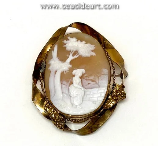 Gorgeous Vintage Lady's Shell Cameo Brooch-"Rebecca at the Well"