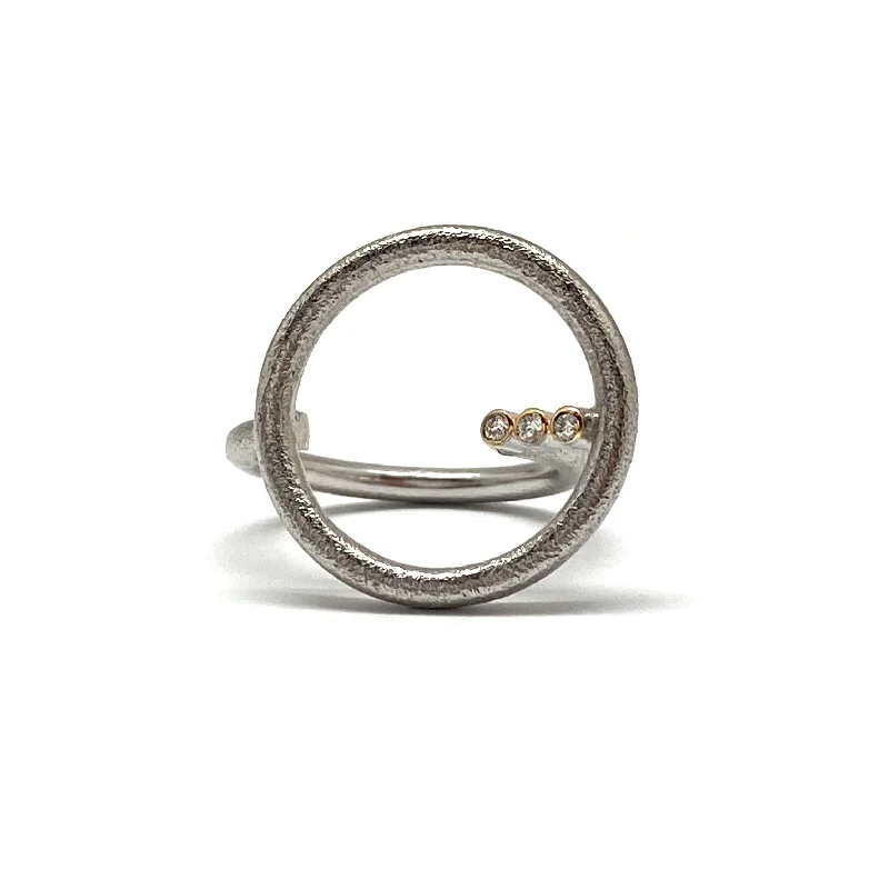 Circle Diamond Ring