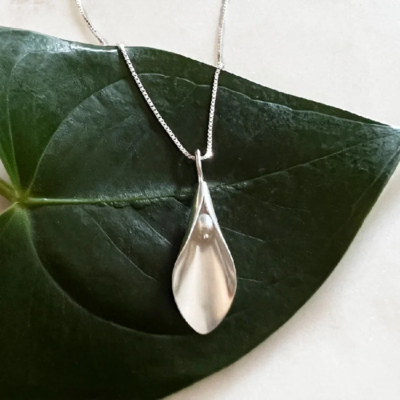 Sacred Lily Necklace - Sterling Silver, Indonesia