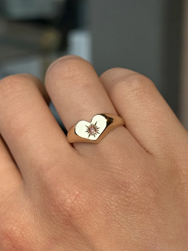 14k Vintage Starburst Heart Signet