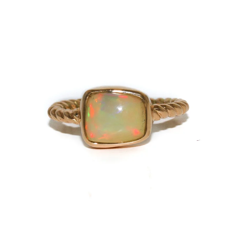 14 KT Gold x Welo Opal Asymmetrical Rope-Band Ring