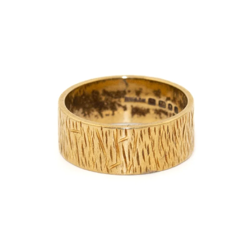 Slash Textured 18K Gold Band